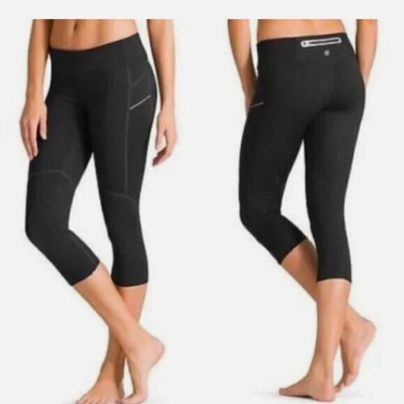 ATHLETA Womens Size X-Small Stride Capri Leggings Black Reflective Media Pocket - Picture 1 of 7